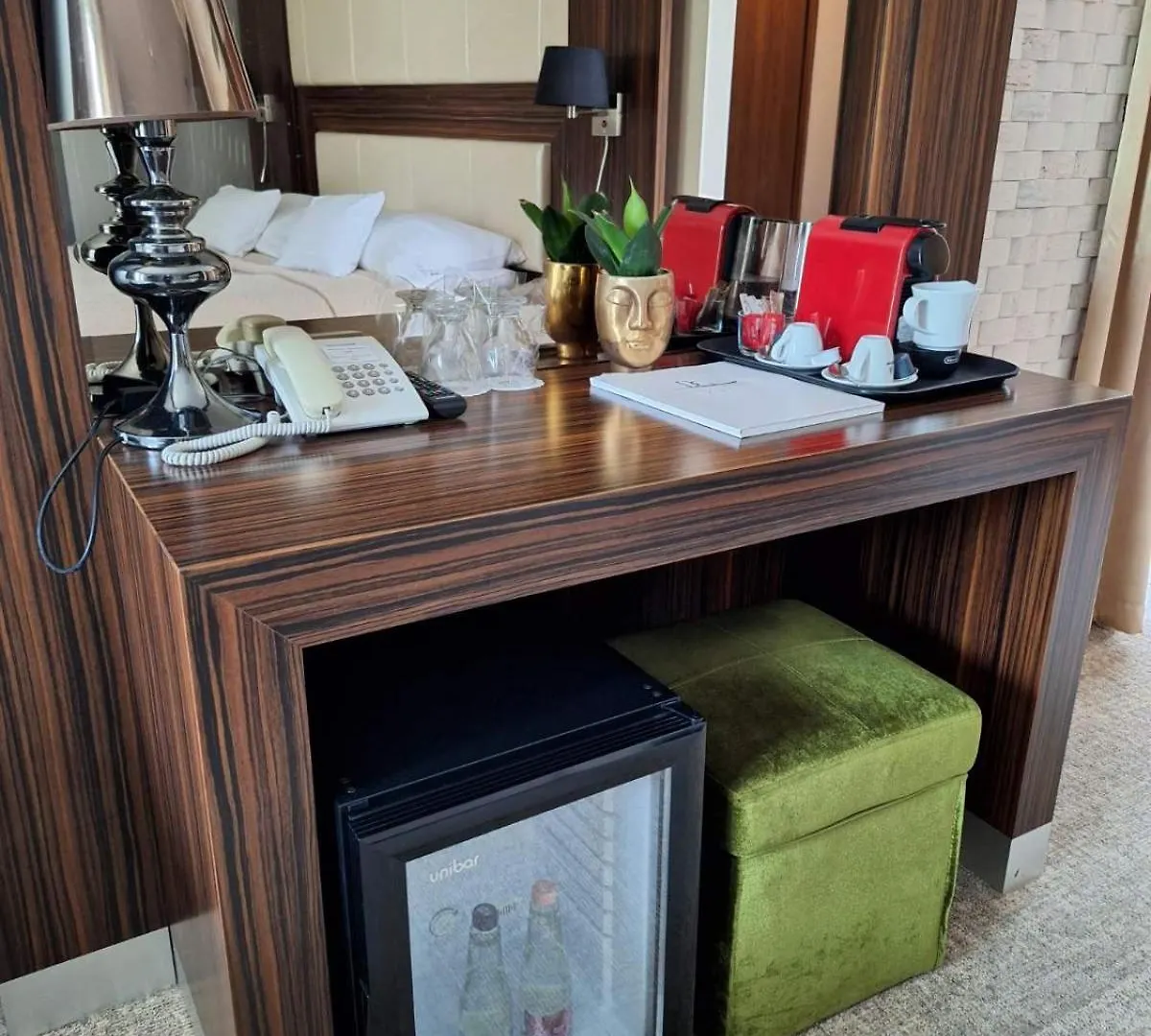 Duna Garden Hotel Будапешт
