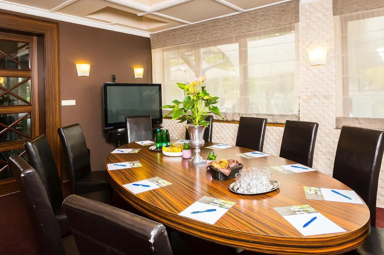 Duna Garden Hotel Budapest 4*,